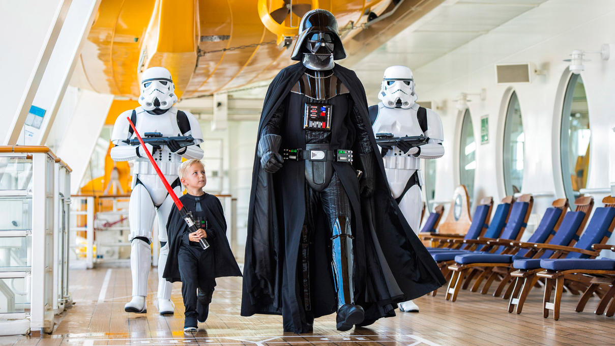 Go with the Force! Star Wars Day at Sea – Disney Fantasy 2018